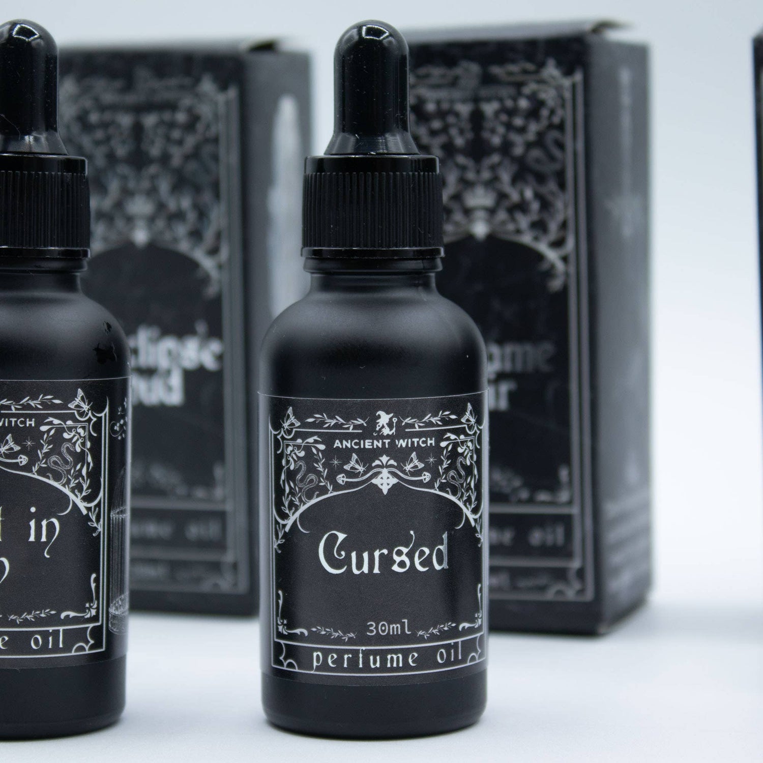 3x Geparfumeerde olie van Ancient Witch - Vervloekt
