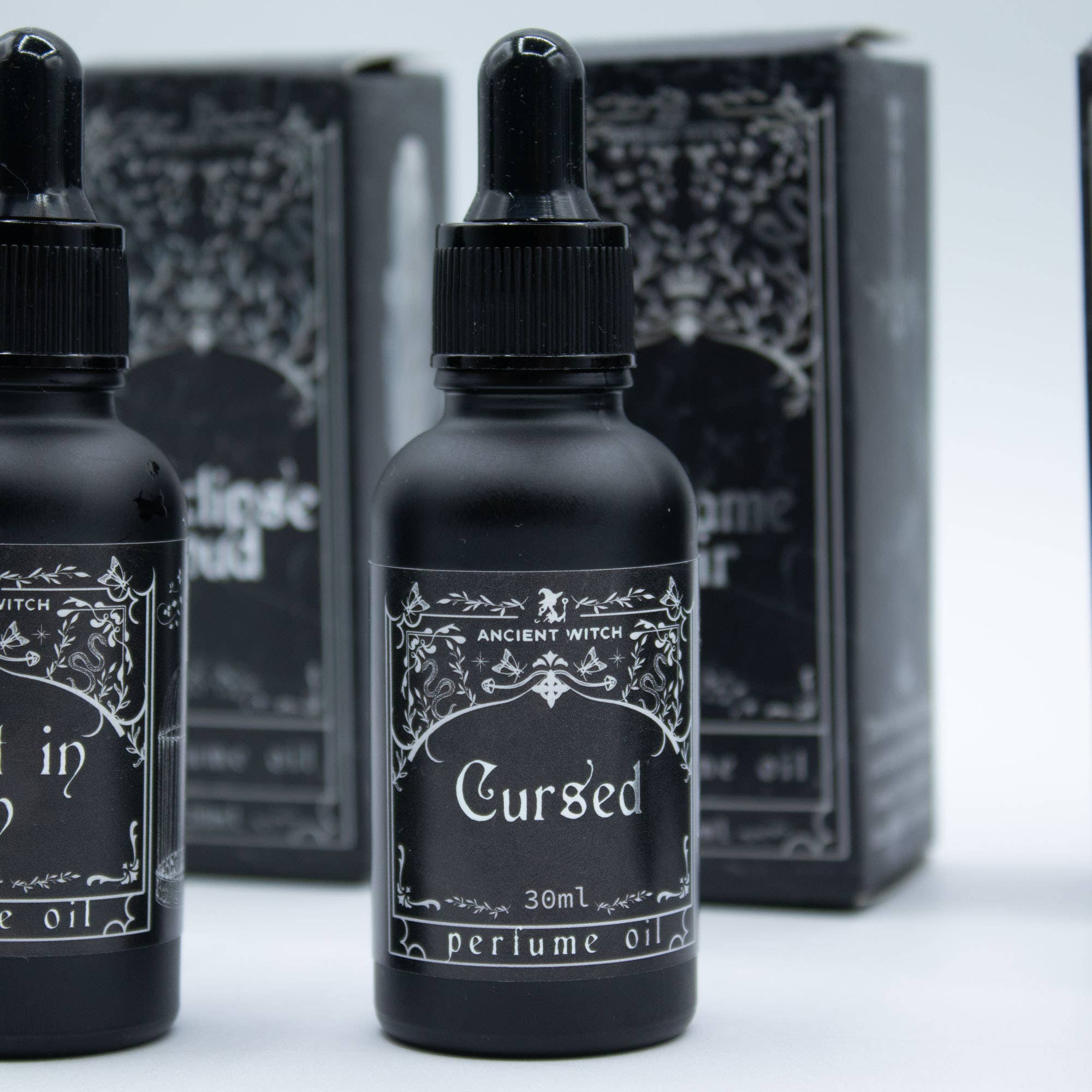 3x Geparfumeerde olie van Ancient Witch - Vervloekt