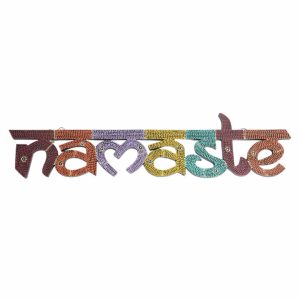 Houten Muurdecoratie – Namaste – Gekleurde Stippen (ca 60 x 15 cm)